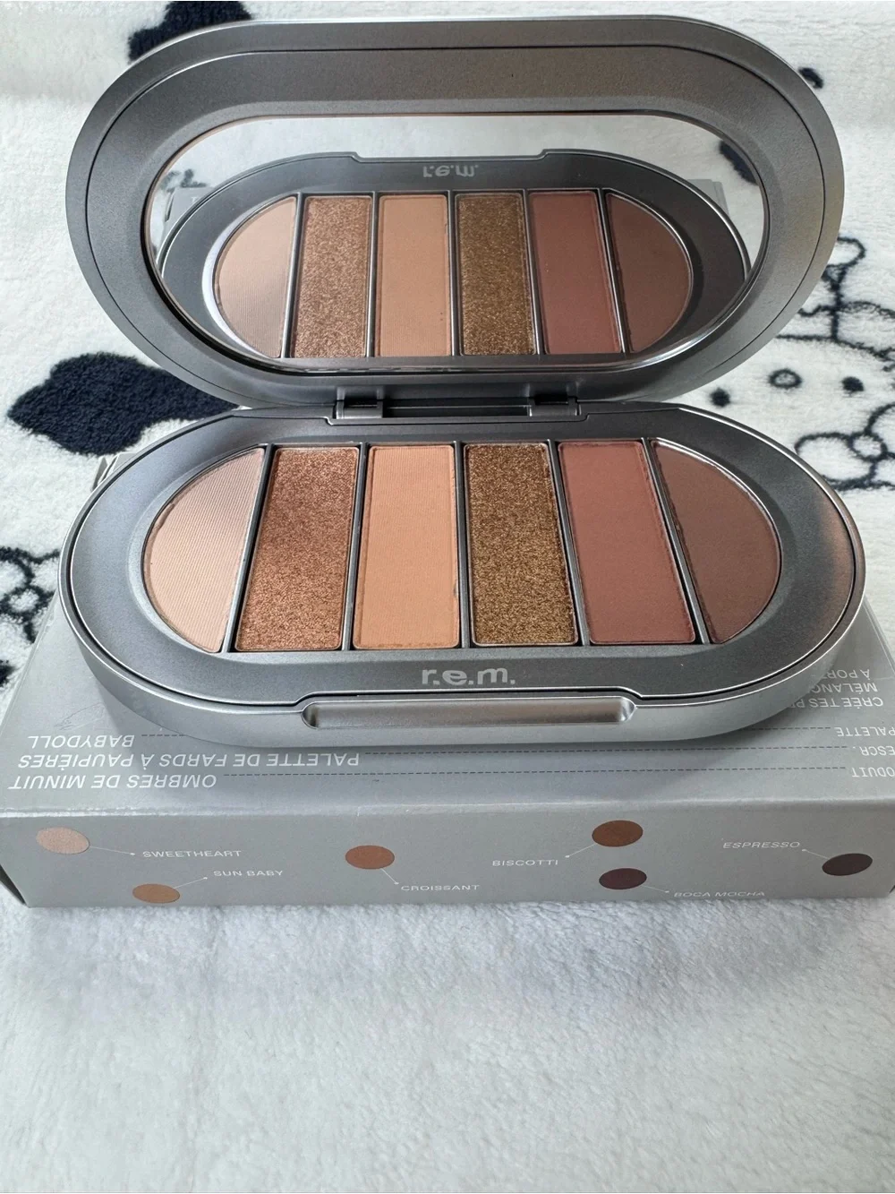 r.e.m. Beauty Ariana Grande Midnight Shadows Eyeshadow Palette - Babydoll